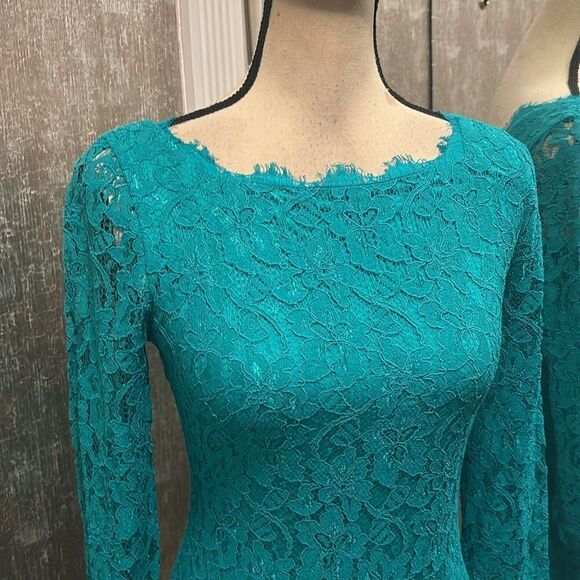 NWT Diane Von Furstenberg Zarita Elegant Lace Dress in Teal, US2 - Picture 6 of 13